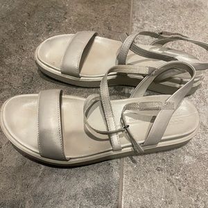 Ecco Flow LX Women’s Sandal Size 9
